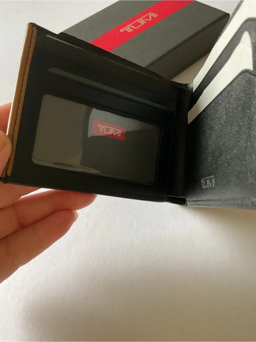TUMI NASSAU DOUBLE BILLFOLD WALLET BLACK GOLDEN BROWN NEW IN BOX